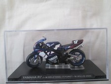 YAMAHA R7 ENDURANCE RACER 2000 1-24 SCALE MOTORCYCLE MODEL