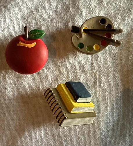 Teacher books apple - 3, artist