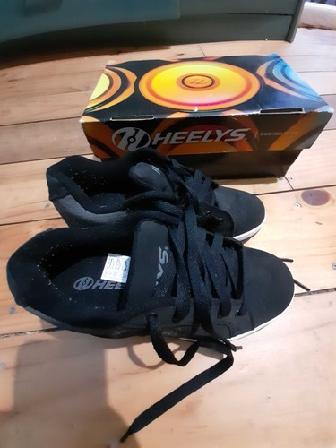 Heelys wheeled trainers adult