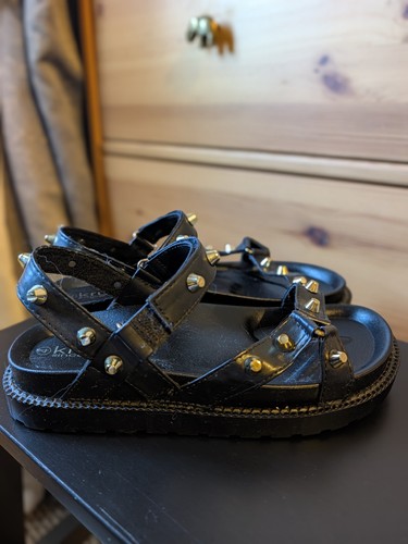 Black faux leather chunky gold - black,