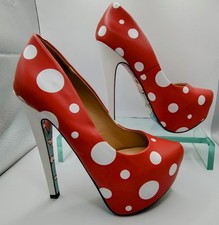 Taylor Says Rare Designer