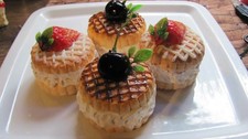 ARTIFICIAL  CAKES  FARMHOUSE