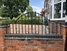 Iron Wall Top Traditional Decorative Metal Railings (3 available)