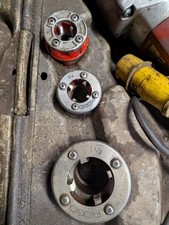 Ridgid 690 hand held pipe threader with Case And 7 dies - 110v