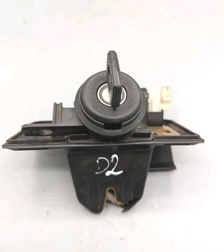 Mercedes w202 w210 trunk lock - w210,