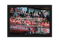 PLAY OFF TROPHY PHOTO CHARLTON