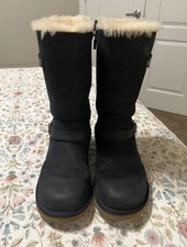 AUTHENTIC UGG KENSINGTON MOTO BLACK WOMEN’S SIZE 5 – RETAIL $225.00