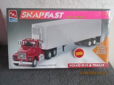1/32  AMT/ERTL  VOLVO N10 & TRAILER  SNAP TOGETHER  KIT   SEALED    see des.