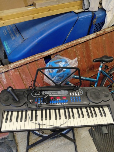 Electric keyboard - electric,