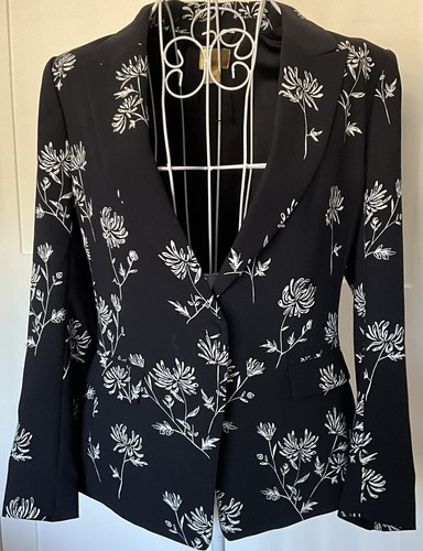 Black fitted flower - fitted,