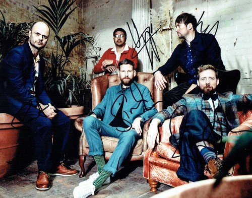 The kaiser chiefs signed 10x8 - kaiser,
