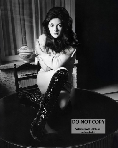 Actress edwige fenech 8x10 - actress,