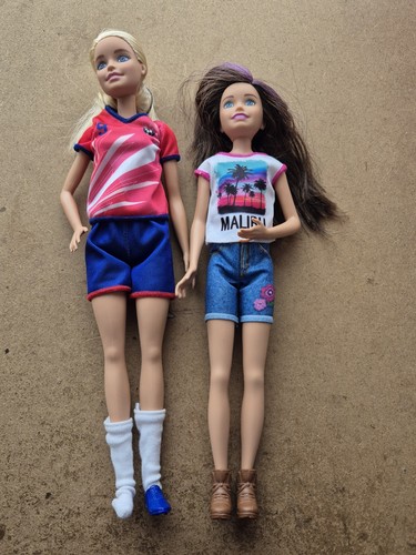 Barbie doll lot - lot., football