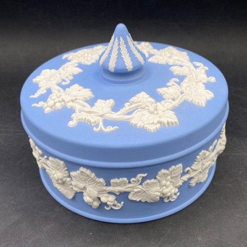 Wedgwood large lidded - 5",
