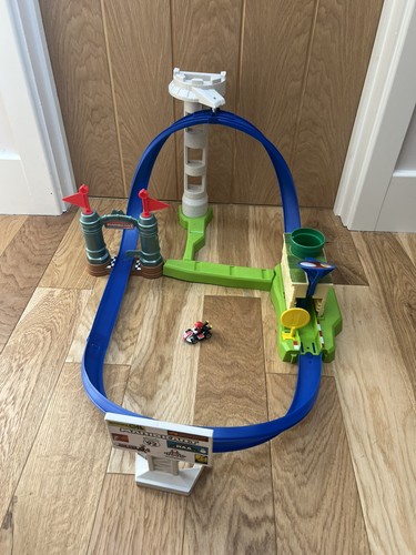 Hot wheels mario kart circuit - wheels,