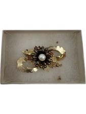 Vintage Gold Tone Brooch with Pearl and Leaf Design T2348 D148