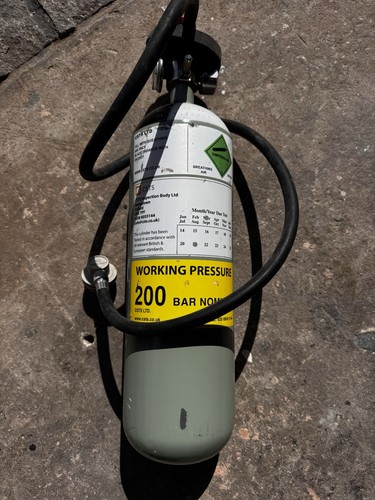 Breathing air cylinder with - air,