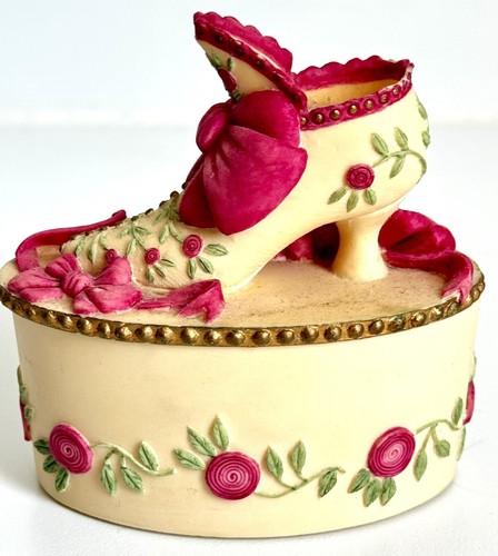 Willow hall shoe resin trinket - willow,