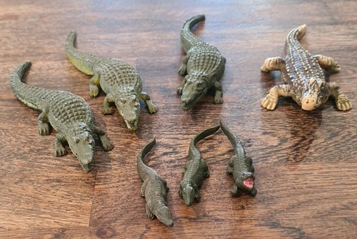 Bundle vintage plastic - of,