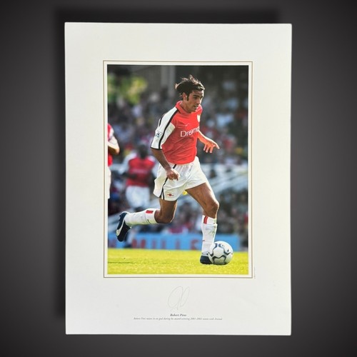 Robert pires hand - robert,