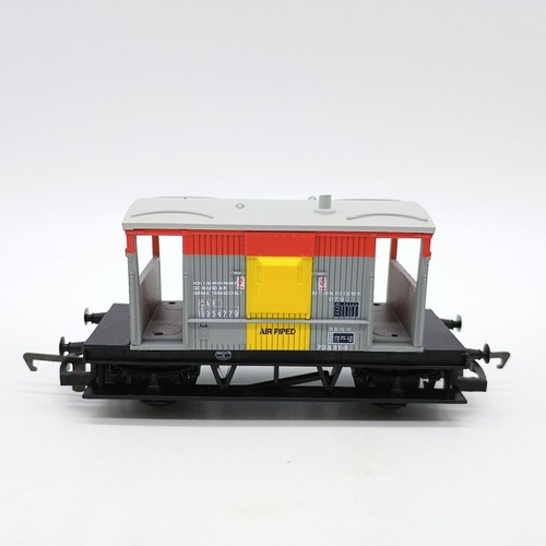 Hornby brake van air piped - air,