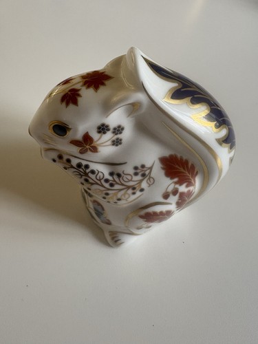 Royal crown derby squirrel - crown,