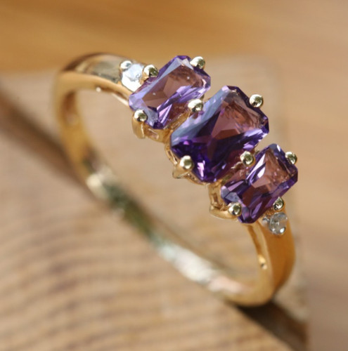 9ct solid yellow gold - gold, amethyst