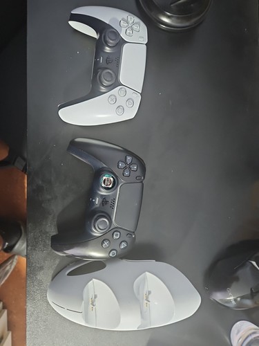 Ps5 conrollers working but - 2,