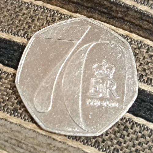 2019 50p royal shield - 2019,