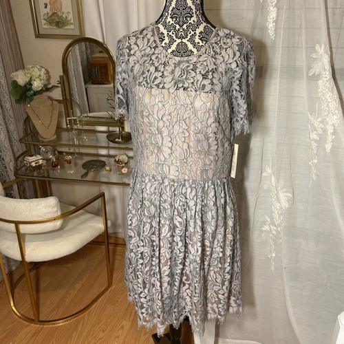 Eliza floral lace overlay - j,