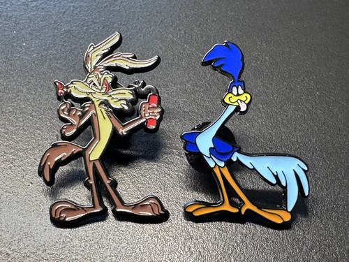 Road runner enamel pin - runner,