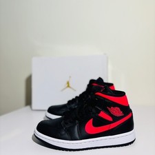 Nike Air Jordan 1 Mid Sneakers