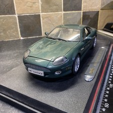 Maisto Premiere Edition 1:18 Aston Martin DB7 Vantage Green on stand