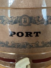 WADE  ROYAL VICTORIA POTTERY "