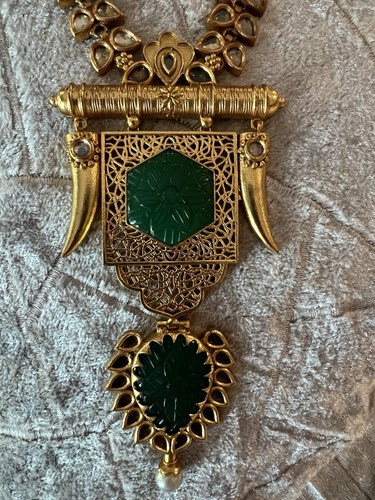 Antique gold tone - tone, filigree