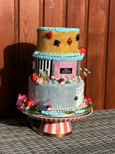 Alice wonderland fake cake - alice,