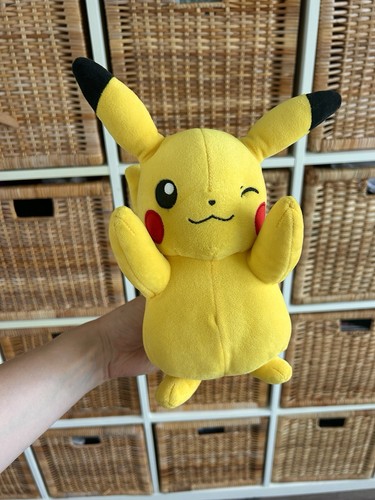 Pokémon pikachu winking small - pokémon,