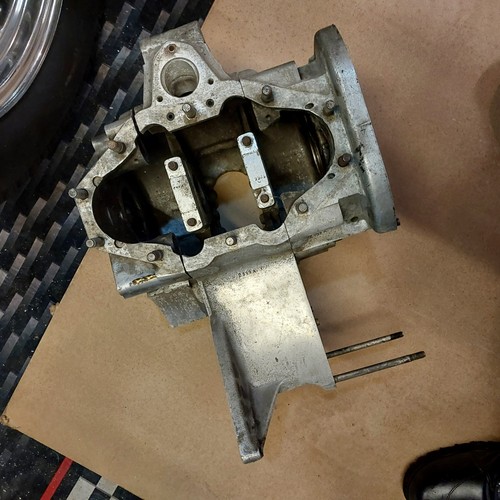 Triumph t150v crank cases - crank,