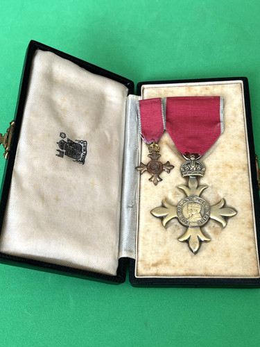 Genuine obe medal civil - medal, in