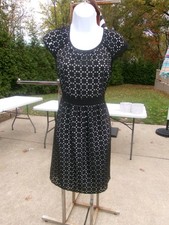 ANN TAYLOR BLACK&WHITE CIRCLE DRESS 0