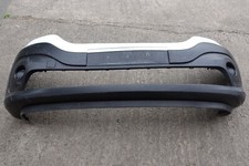 42622 OR7B 2014-2019 RENAULT TRAFIC FRONT BUMPER IN WHITE COLOUR. 620223380R