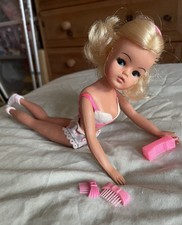 Vintage 1970s Pedigree SINDY