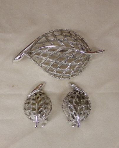 Vintage signed sarah coventry - signed,