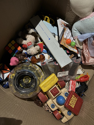 Mixed toys and figure bundle - mixed,