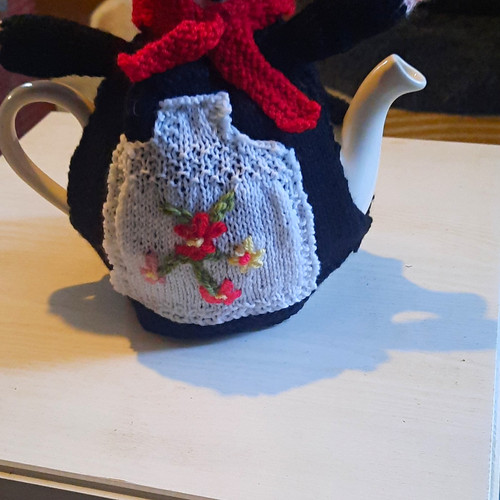 Handmade wool knitted tea - wool, cosy
