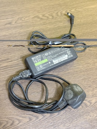 Genuine sony vgp ac19v19 5v - genuine, 19.5v