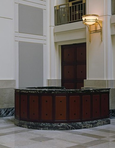 Photo 1980s office lobby - photo:1980s,