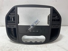 MERCEDES VITO 114 BLUETEC 2015-2020 Centre Dash Trim Vents Damaged 4479053451