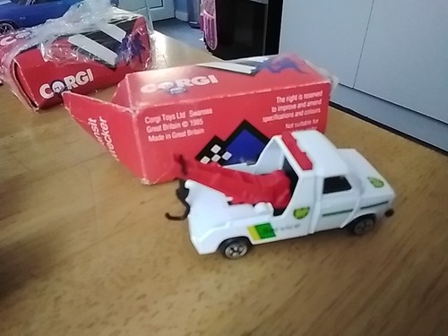 Corgi toys ford wrecker truck - corgi,