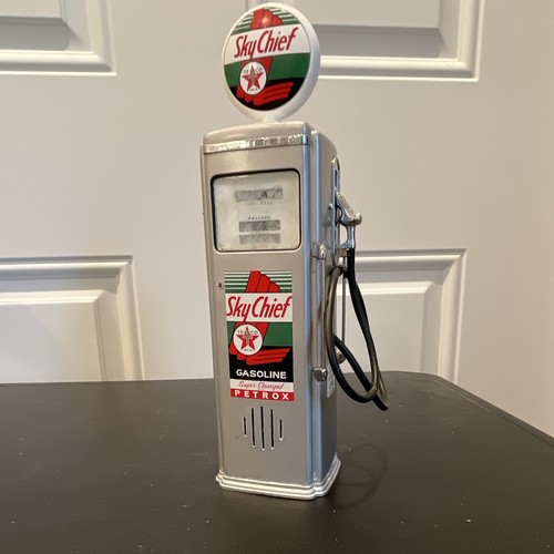 Diecast metal model - model, antique